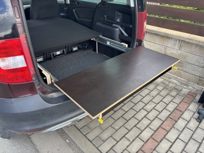 Vestavba s výsuvmýn stolem - Vestavba s výsuvmýn stolem